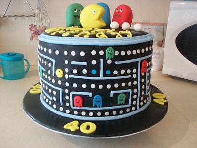 Pac Man - Cake by jens cakes