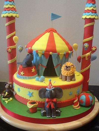 circus cake - Cake by cupcakecarousel