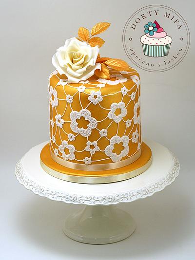 Golden Double Barrel Cake - Cake by Michaela Fajmanova