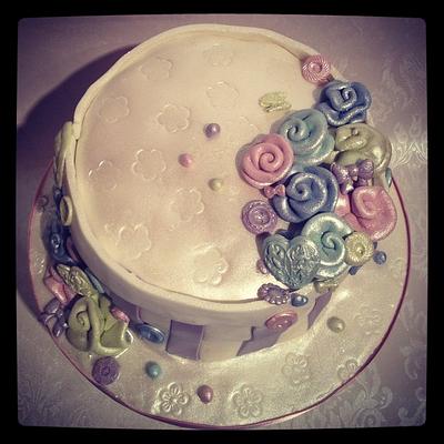 Pretty and shimmery  - Cake by Jenna