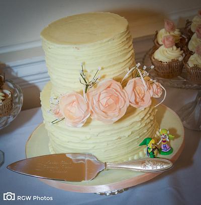 Rice Paper Roses - Cake by The Sweet Suite