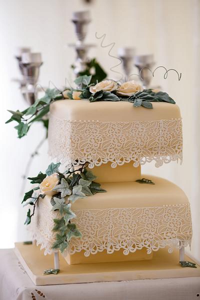 traditional wedding cake - Cake by Karolina Andreasova