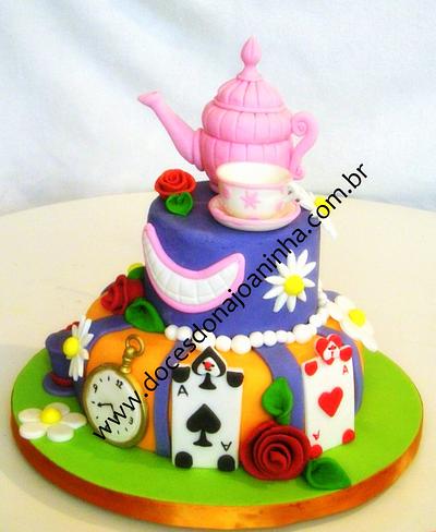 Alice in Wonderland Mad Tea-Party Cake - Cake by Crisbreim