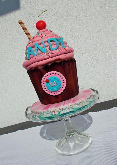 Big cupcake - Cake by Hana Součková