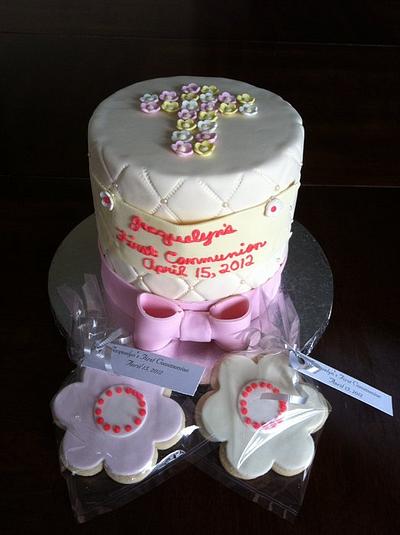 Communion cake with cookie "favours" - Cake by none