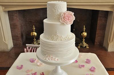 Delicate Wedding Cake - Cake by Sue Field