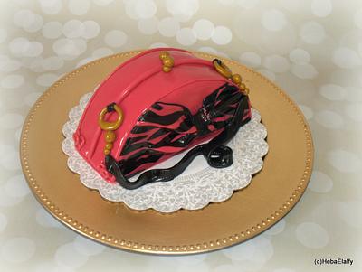 My FIRST purse cake - Cake by Sweet Dreams by Heba 