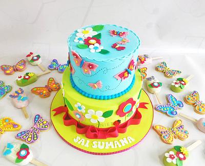 Butterflies and flowers - Cake by Joonie Tan