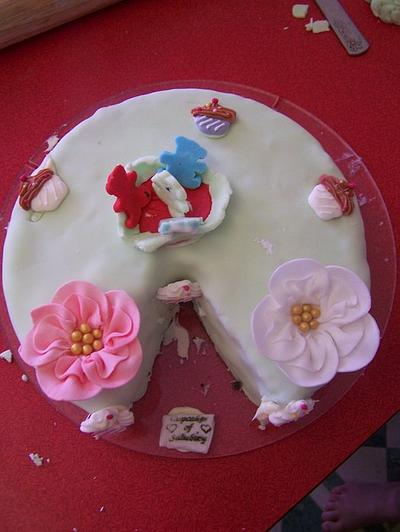 my daughter first cake - Cake by cupcakes of salisbury