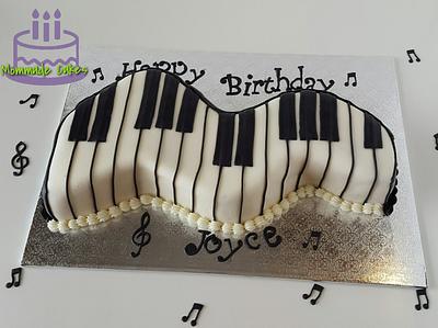 Musical Piano  - Cake by Mommade Cakes 