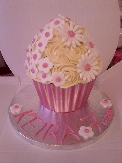 My First Ever Giant Cupcake - Cake by Cara Hughes