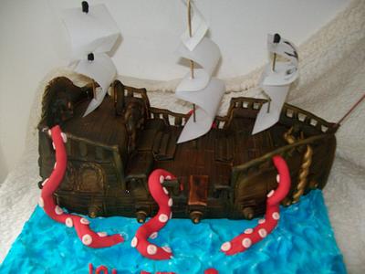 Pirate Ship - Cake by ldarby