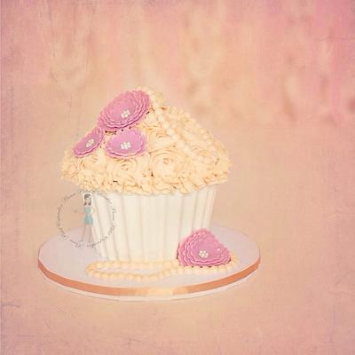 Vintage Giant Cupcake - Cake by Beau Petit Cupcakes (Candace Chand)