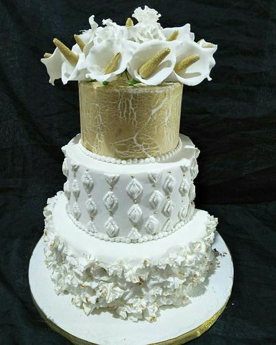 White wedding cake.  - Cake by Creative Confectionery(Trupti P)