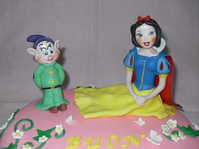 Snow White and Dopey - Cake by SugarRain