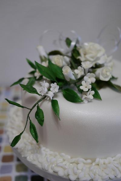 Simple white cake  - Cake by Jennifer