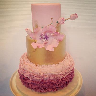 Ruffles and lustre - Cake by jay