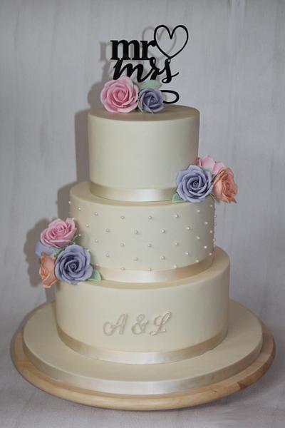 Wedding cake - with dots and coloured sugar roses - Cake by Cakes for Fun_by LaLuub