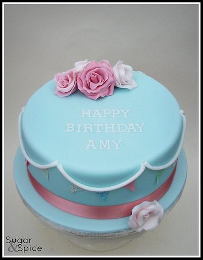 'Amy' - Cake by Sugargourmande Lou
