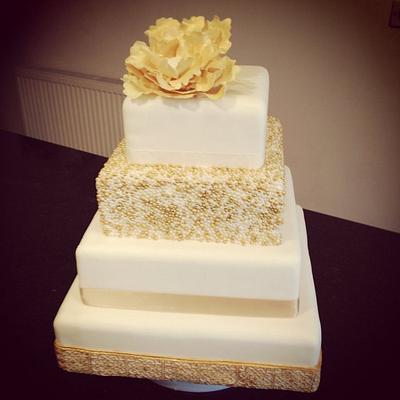 Encrusted wedding cake - Cake by jay