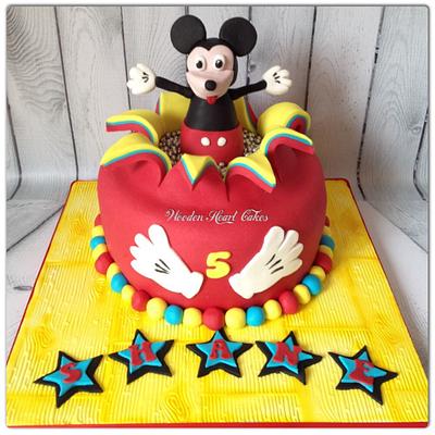 Mickey Mouse - Cake by Wooden Heart Cakes