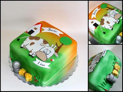 Little cow - Cake by Cakeland by Anita Venczel