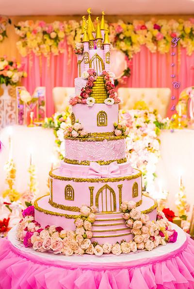 Wedding castle - Cake by Zara