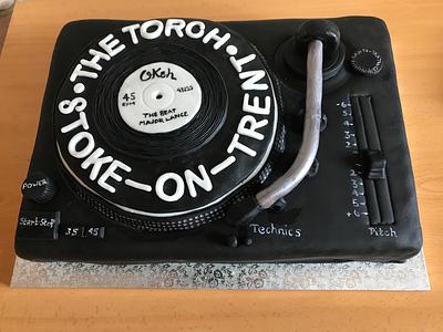 Turntable cake... - Cake by Becky's Cakes Spain