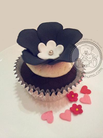 Black & White Wedding - Cake by cupcakechums