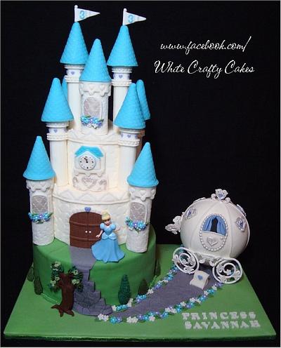 Cinderella Goes To The Ball - Cake by Toni (White Crafty Cakes)