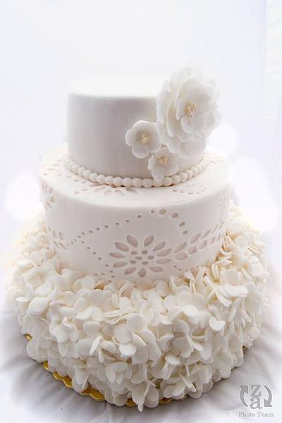 Wedding cake  - Cake by EmcakesGR
