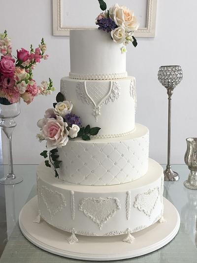 Wedding Cake - Cake by Manuela Penaguião