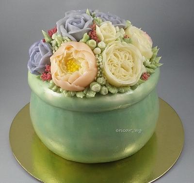 Buttercream Pot of Flowers - Cake by Yenga