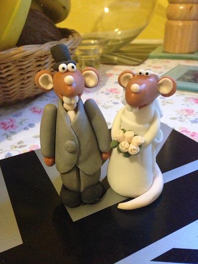 Mouse Bride and Groom - Cake by SoozyCakes