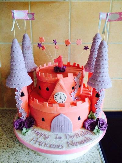 Castle - Cake by Yvonnescakecreations