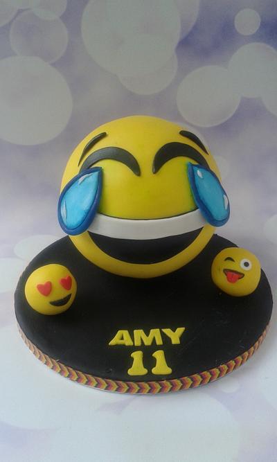 Emoji cake - Cake by Jenny Dowd