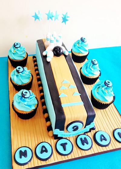 Bowling cake and cupcakes - Cake by prettypetal