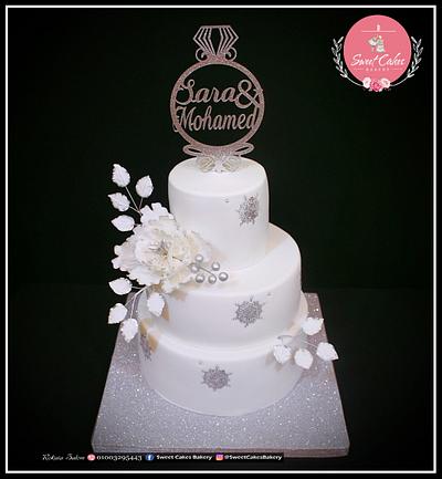 white and silver wedding cake  - Cake by RokaELBarkoka