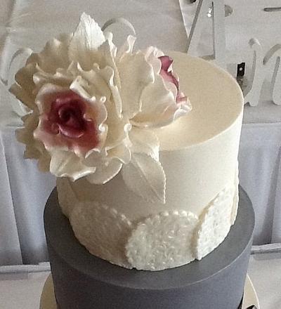 Simple wedding cake - Cake by Decorative Sweets