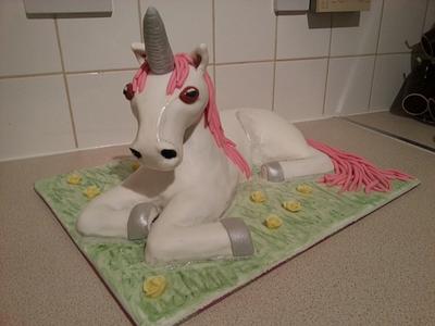 Belle the Unicorn - Cake by Lyn 