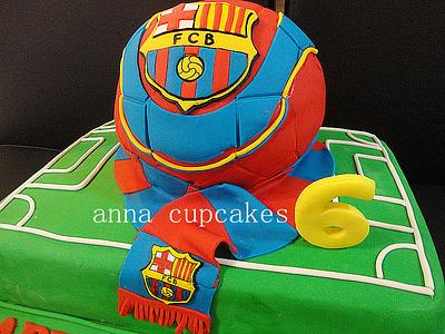 barcelona soccer ball cake - Cake by annacupcakes