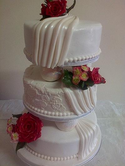 Hydrangeas and roses - Cake by Maggie Visser