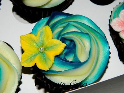 Turquoise cupcakes - Cake by Eva