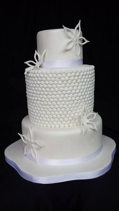 pearls and lace flowers - Cake by Chloe Goodship