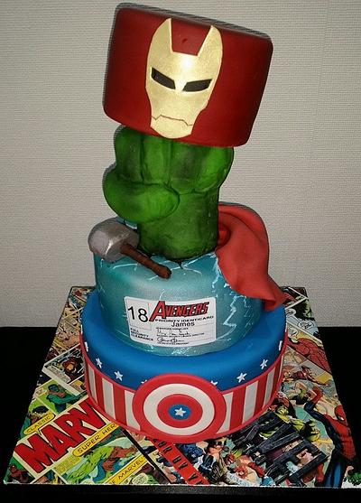Superheroes - Cake by Kazmick