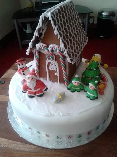 Christmas Cake :) - Cake by Little Lovebirds Cakes