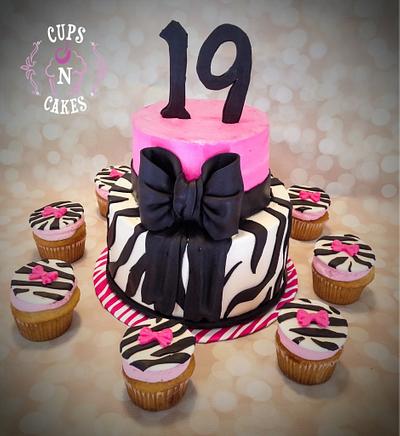 Girly 19th  - Cake by Cups-N-Cakes 