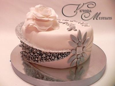 Silver - Cake by Victoria