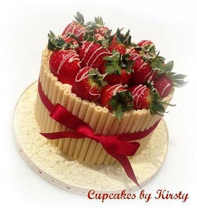 White chocolate and strawberry cake - Cake by Kirsty 