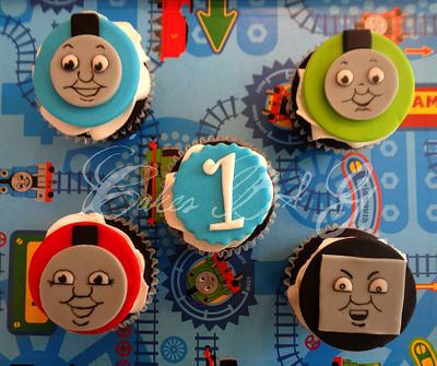 Thomas and Friends cupcakes - Cake by Laura Barajas 